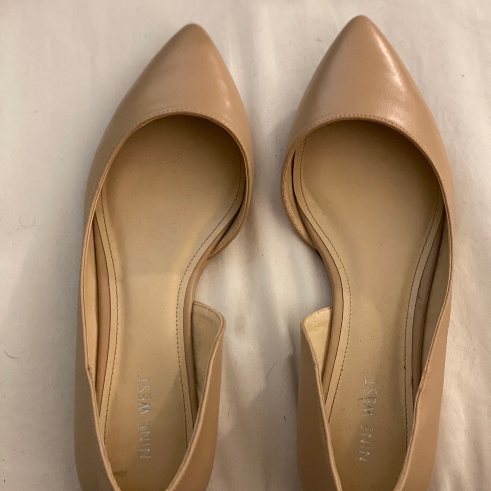 9 west pointed toe flats